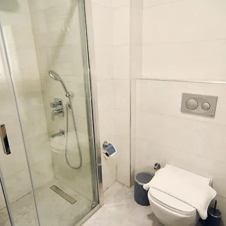 Brand New With 2 Beds & Office اسطنبول